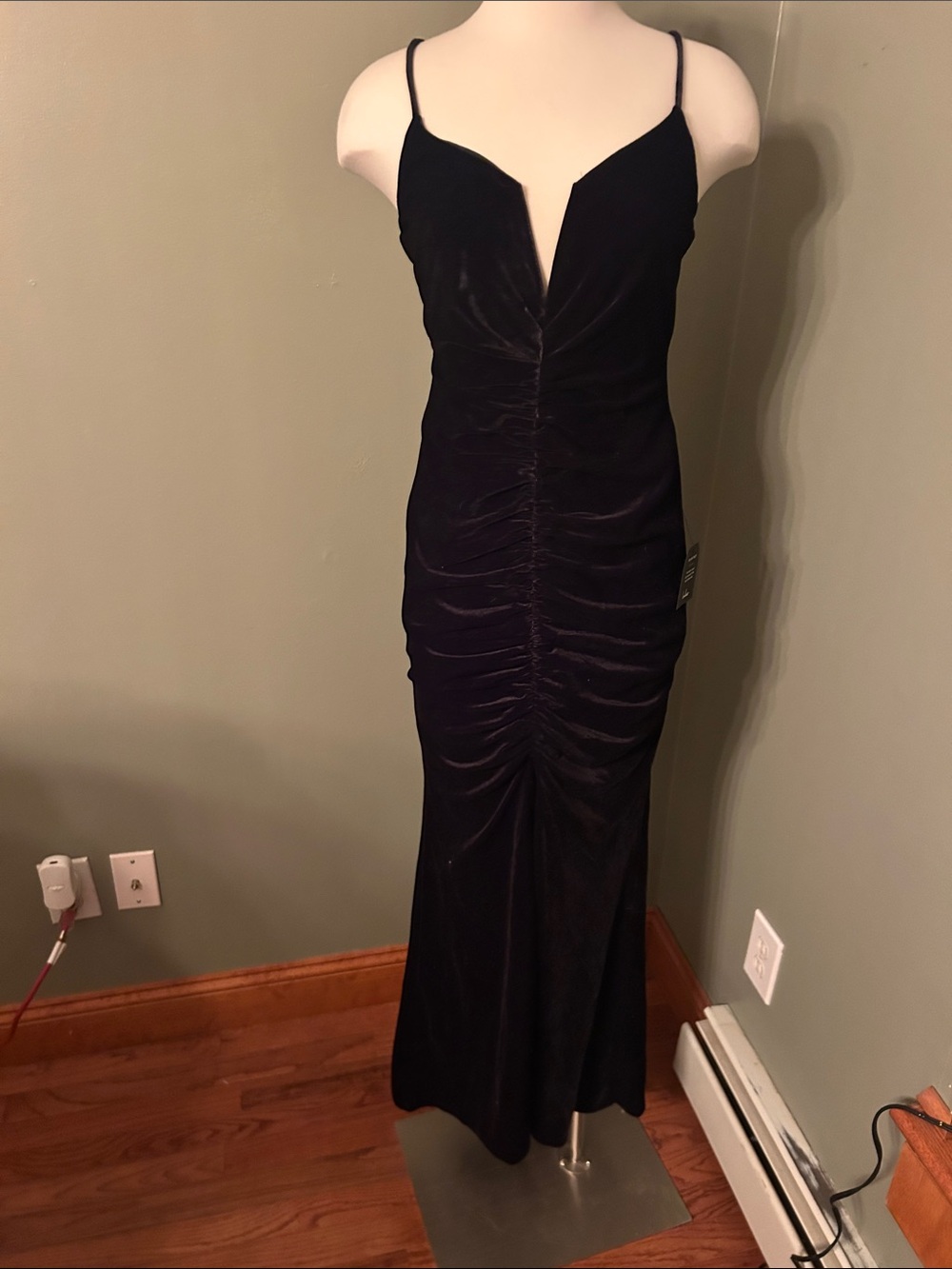 Lulu's Black Velvet Ruched Spaghetti-Strap Maxi Dress